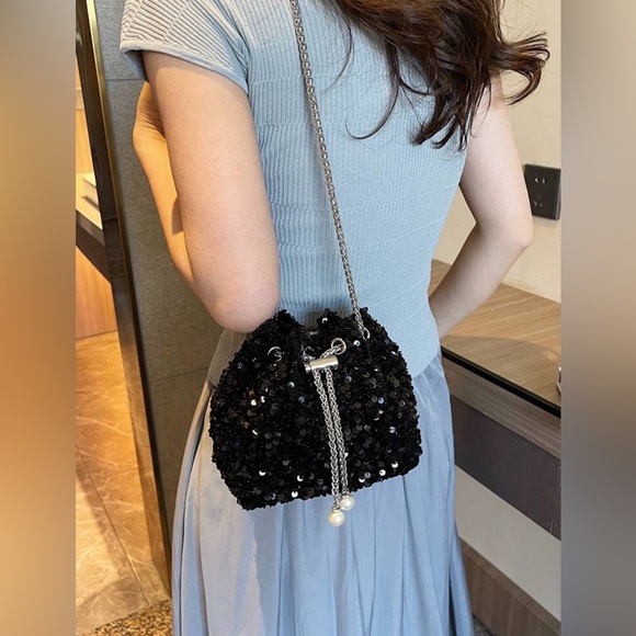 New Clutch Bag - Picture 4 of 6